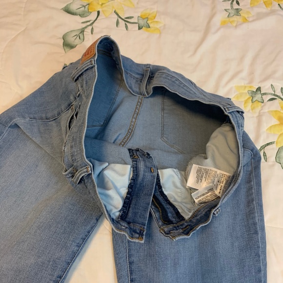 Levi Strauss Jeans - Picture 5 of 8